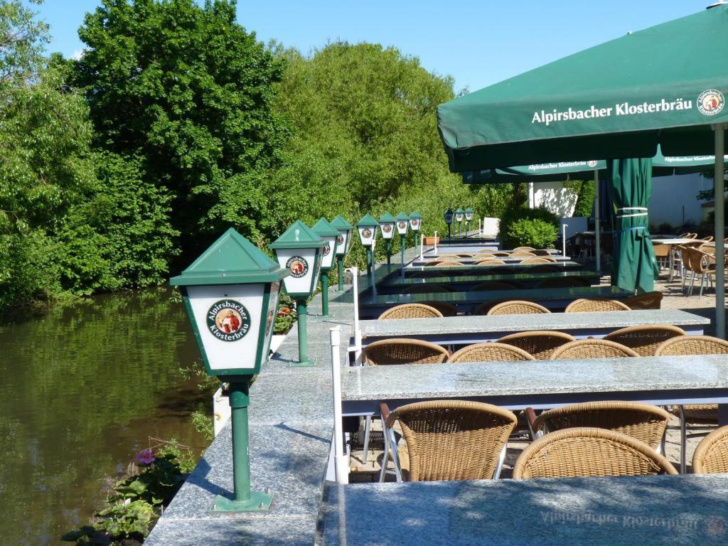 Hotel Muehleinsel Кенцинген Экстерьер фото