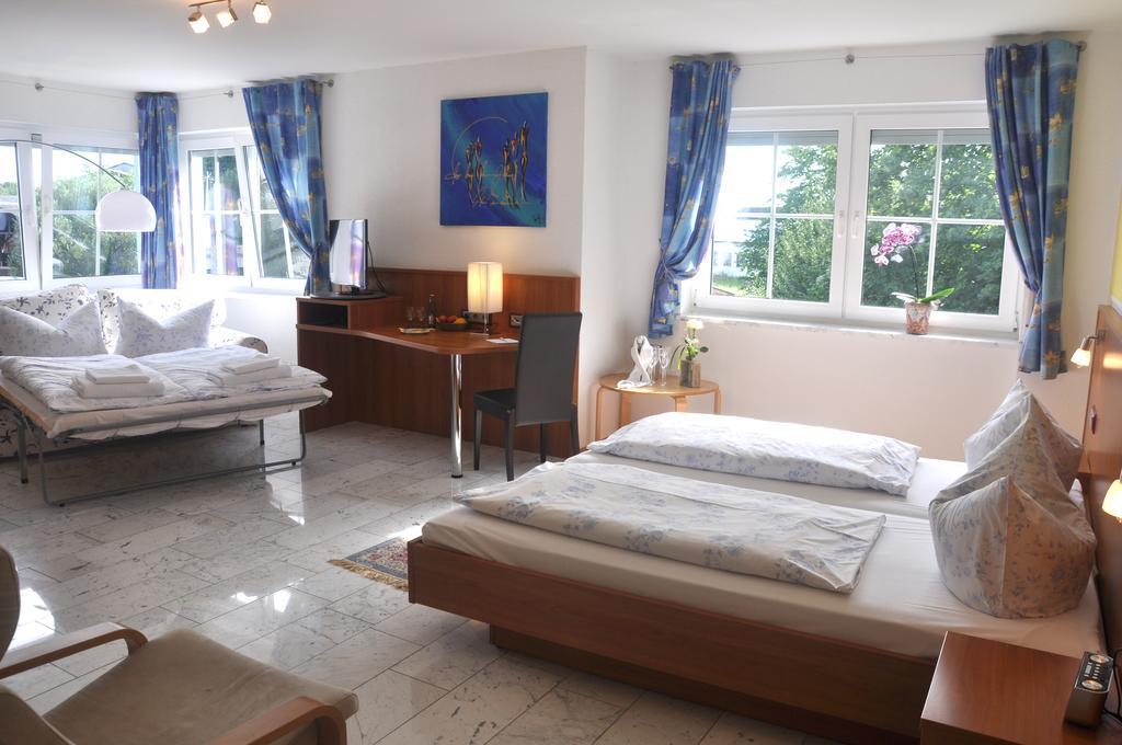Hotel Muehleinsel Кенцинген Номер фото